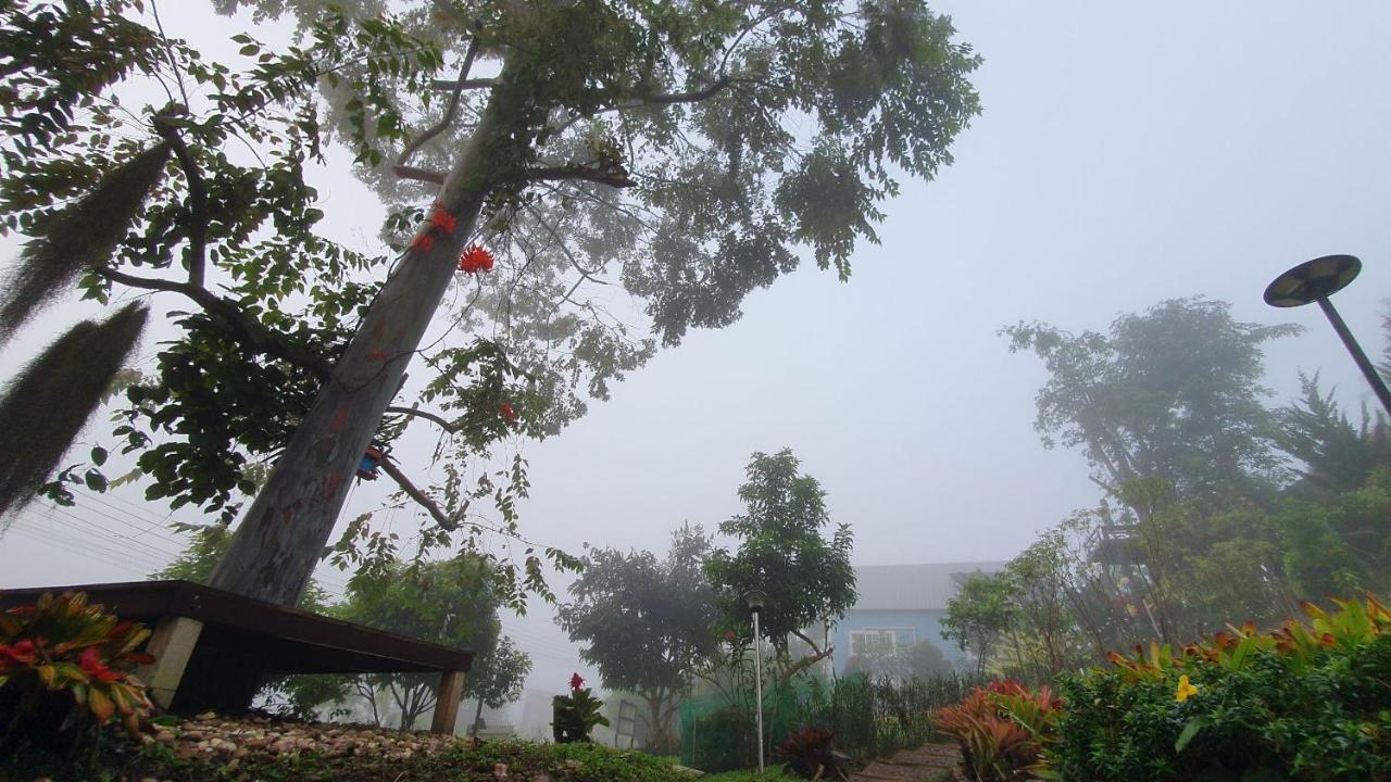 Tip House Villa Khao Kho Exteriör bild