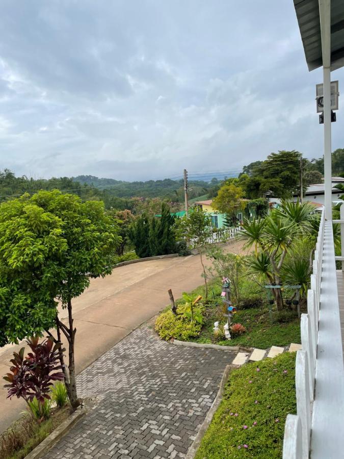 Tip House Villa Khao Kho Exteriör bild